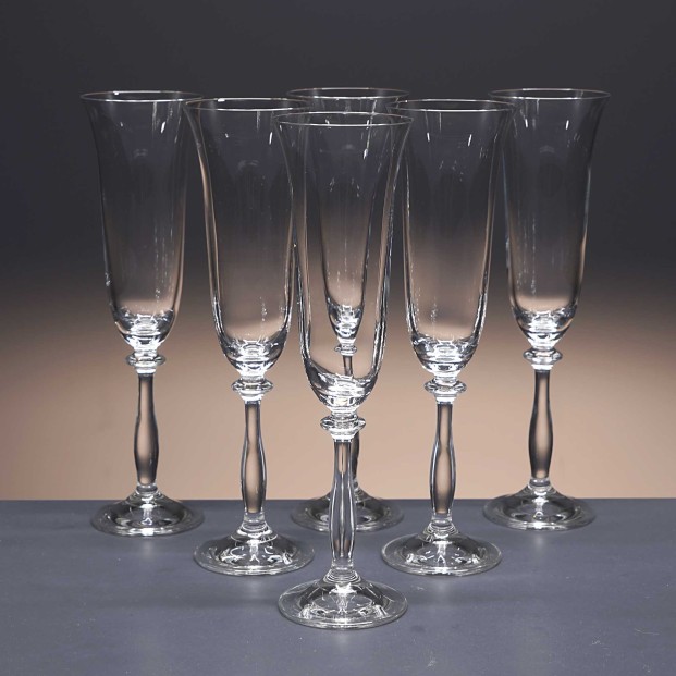 Juego de 18 copas de cristal para champán - Colección ANGELA.